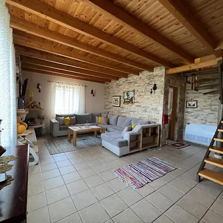 Villa Rovishta *