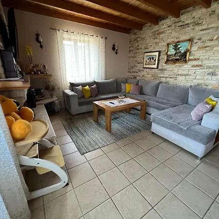 Villa Rovishta